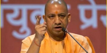 योगी सरकार ने किए 10 IAS अधिकारियों के तबादले