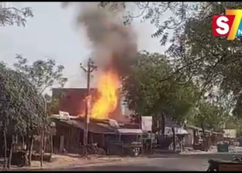 अवैध रिफिलिंग की दुकान में आग, एक के बाद एक 12 सिलेंडर हुआ ब्लास्ट, ब्लास्ट से गोदाम और दुकान की छत उड़ी, मौके पर पुलिस, फायर ब्रिगेड की मौजूद, उमरी बेगमगंज थाना क्षेत्र का मामला