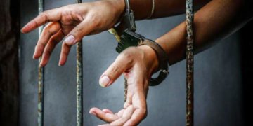 एक महिला को अपने ससुर की पेंशन लेने के आरोप में जेल भेज दिया गया