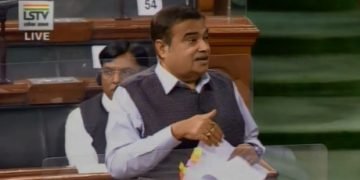 नितिन गडकरी का एलान- एक साल में शहरों के भीतर खत्म होंगे टोल, गाड़ियों में लगेगा जीपीएस