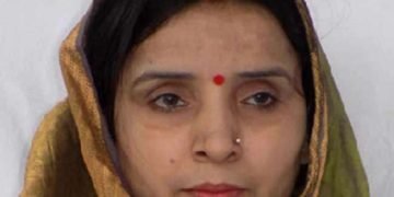 भाजपा ने सपा में सेंध लगाते हुए मुलायम सिंह की भतीजी संध्या यादव को दिया टिकट
