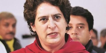 प्रियंका गांधी ने सरकार से की सभी के लिए कोरोना वैक्सीन की मांग