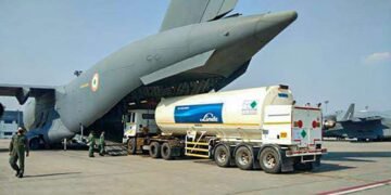 ऑक्सीजन की आपूर्ति आसान बनाने के मिशन में अब उतरी भारतीय वायुसेना