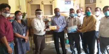 बिरला सीमेंट ने जिला अस्पताल को सौंपा कोरोना किट