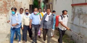 कांग्रेसजनो किया छिड़काव व सेनिटराइजर का कार्य