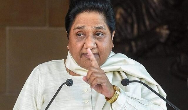 बीएसपी ने दो दिग्गज नेताओं को पार्टी से बाहर निकाला