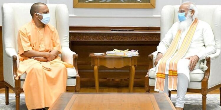मुख्यमंत्री योगी आदित्यनाथ ने दिल्ली में प्रधानमंत्री नरेंद्र मोदी से की मुलाकात