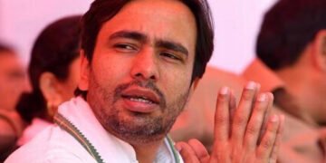 लखीमपुर में पीड़ित परिवार से मिले जयंत चौधरी