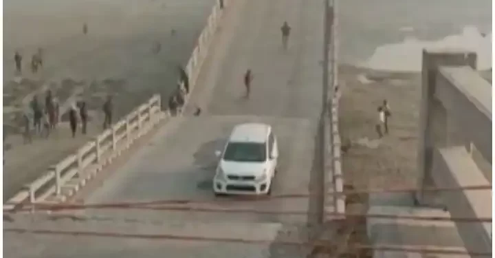 धराशाई हो गया शाहंजहांपुर का कोलाघाट पुल