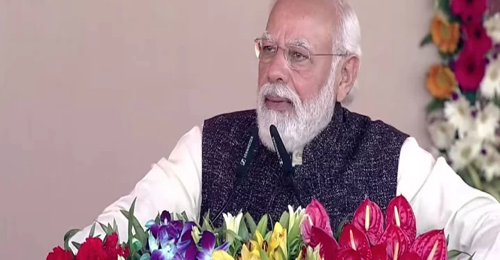 पीएम मोदी का अखिलेश यादव पर तंज