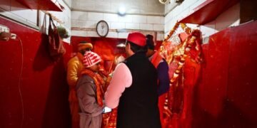 अखिलेश यादव रायबरेली पहुंचे, कार्यकर्ताओं ने किया जोरदार स्वागत