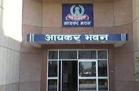समाजवादी पार्टी के एमएलसी और इत्र कारोबारी के घर आयकर का छापा