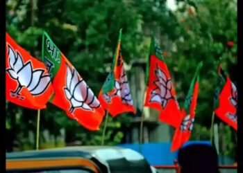 देवरिया में प्रधानमंत्री के साथ जनसभा में सम्मिलित होते मुख्यमंत्री योगी आदित्यनाथ LIVE