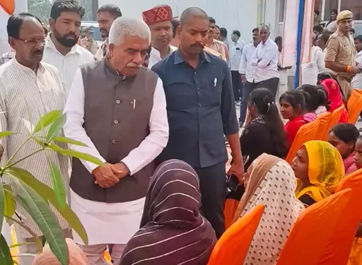 प्रभारी मंत्री राकेश सचान रायबरेली पहुंचे