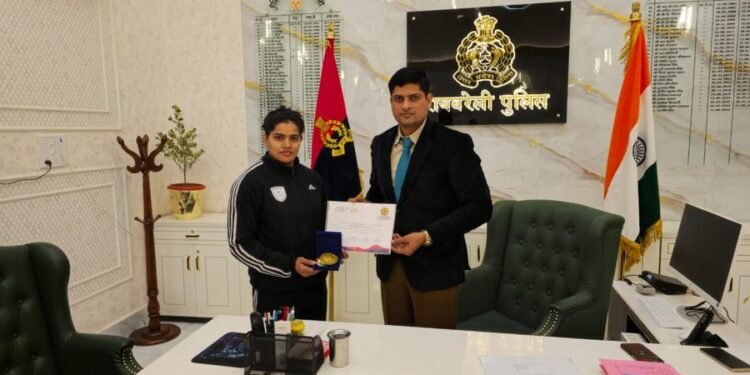 महिला सिपाही ने आंध्र प्रदेश में ऑल इंडिया पुलिस वेट लिफ्टिंग में जीता गोल्ड मेडल