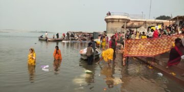 हर हर गंगे के जयकारों के साथ माघी पूर्णिमा पर श्रद्धालुओं ने लगाई गंगा में आस्था की डुबकी
