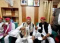 एक कप चाय पीने रायबरेली पहुंचे अखिलेश